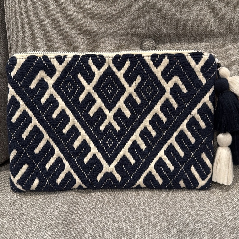 Roller Rabbit CLUTCH fabric & tassel